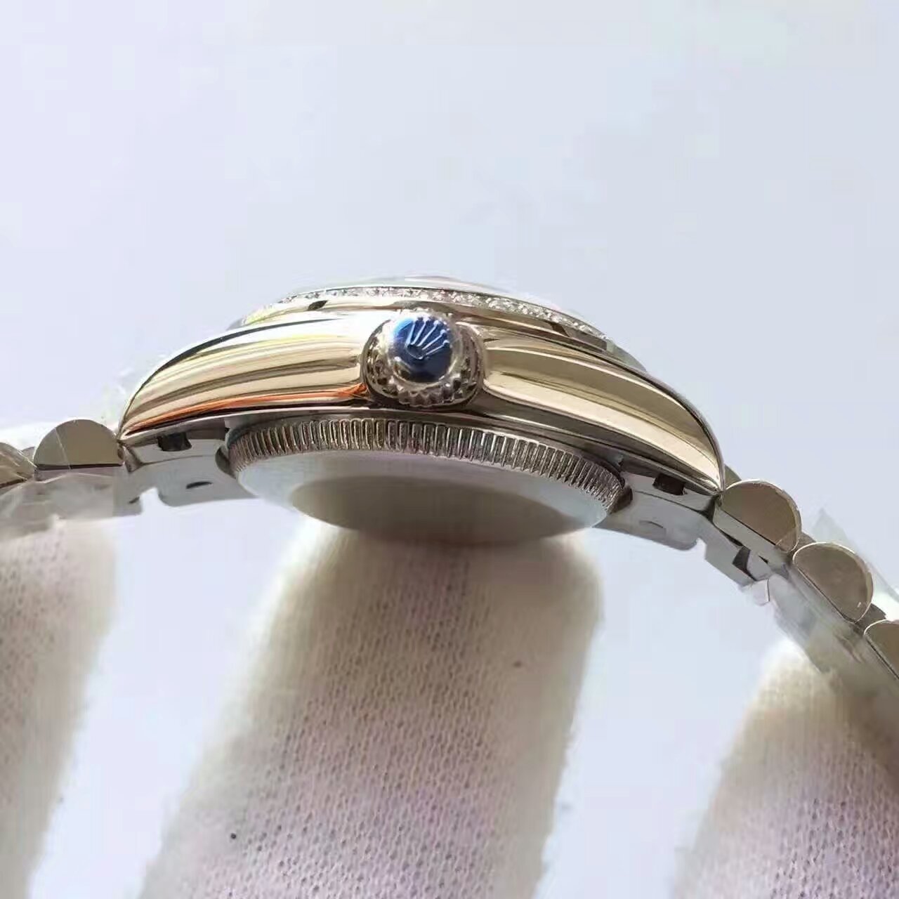   台湾厂劳力士女装日志型系列黑面表盘腕表 / R148