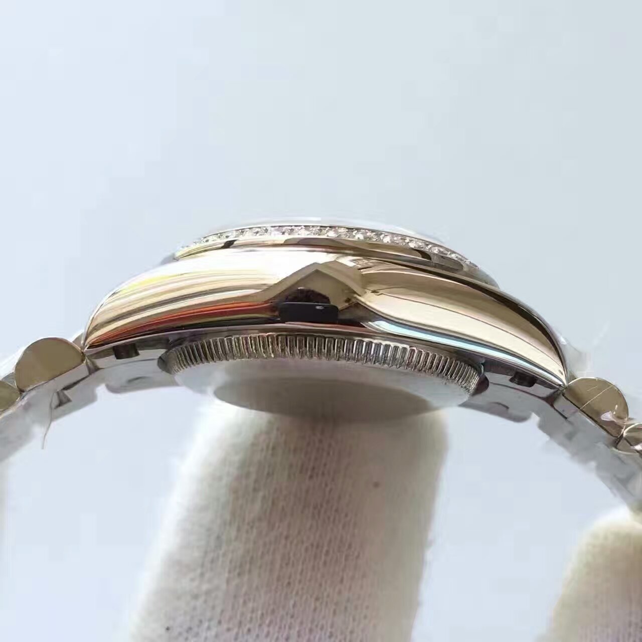   台湾厂劳力士女装日志型系列黑面表盘腕表 / R148