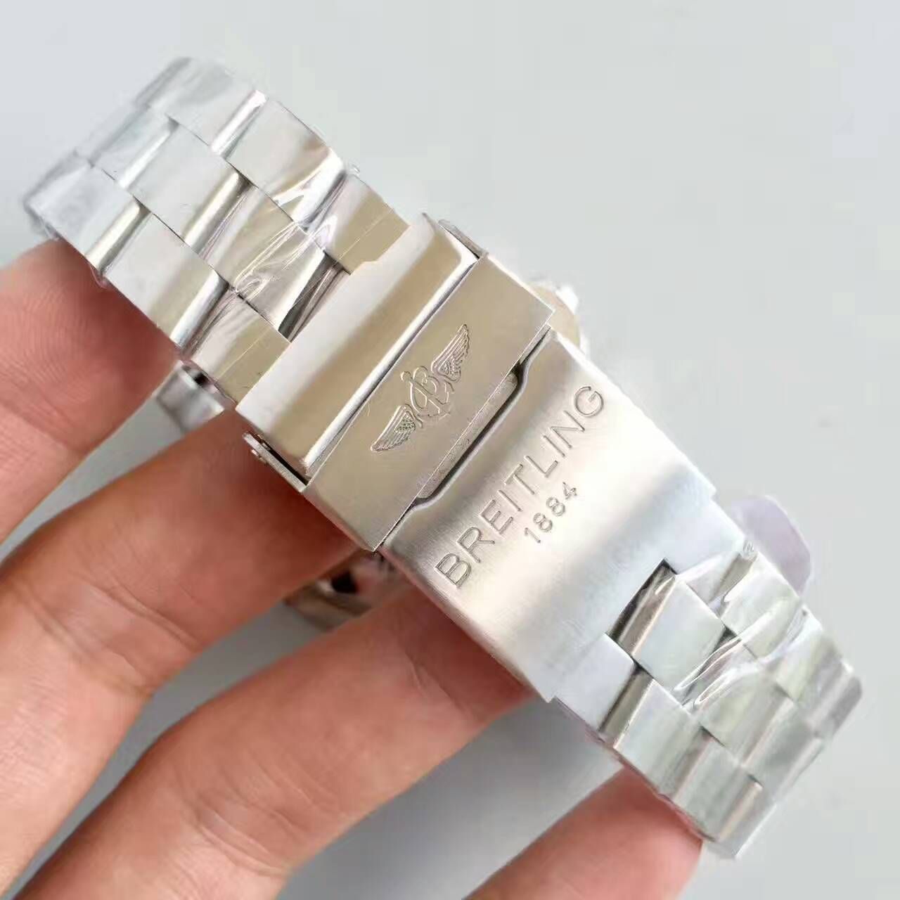   N厂百年灵复仇者系列A3239011/BC34/170A腕表 / BL029