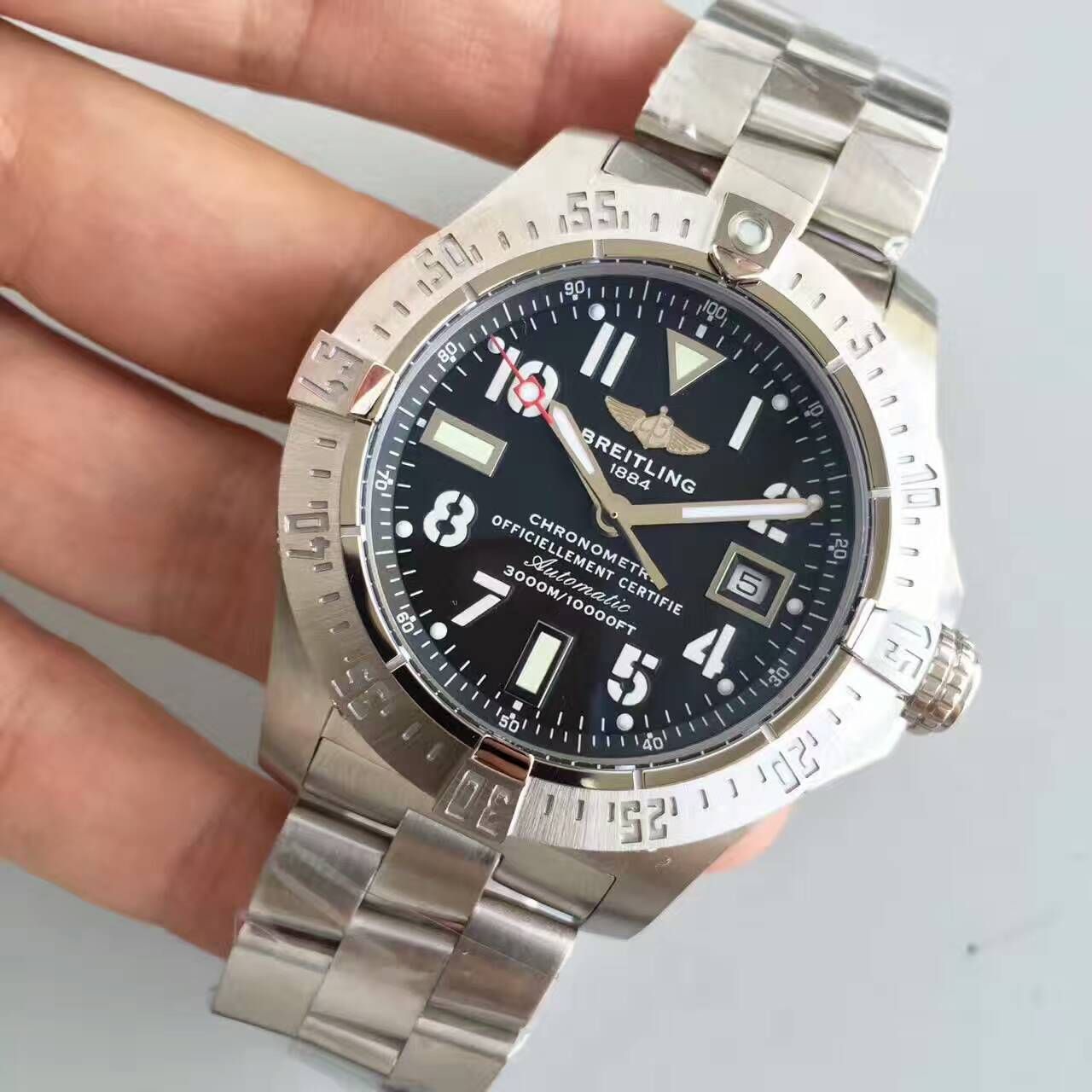   N厂百年灵复仇者系列A3239011/BC34/170A腕表 / BL029