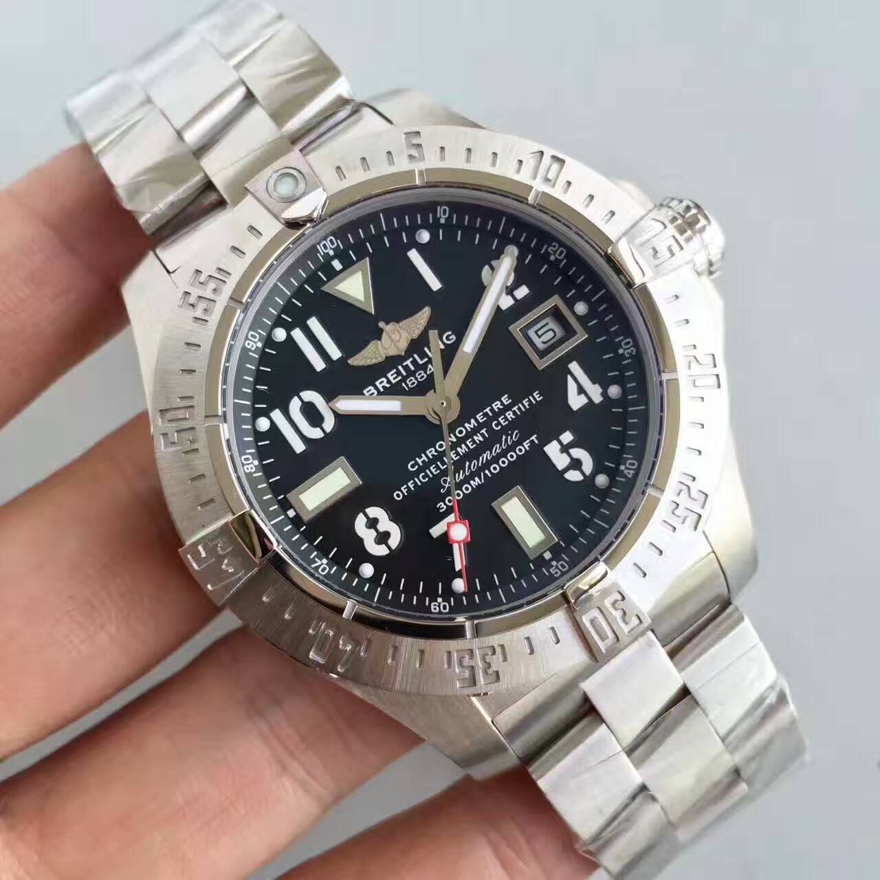   N厂百年灵复仇者系列A3239011/BC34/170A腕表 / BL029