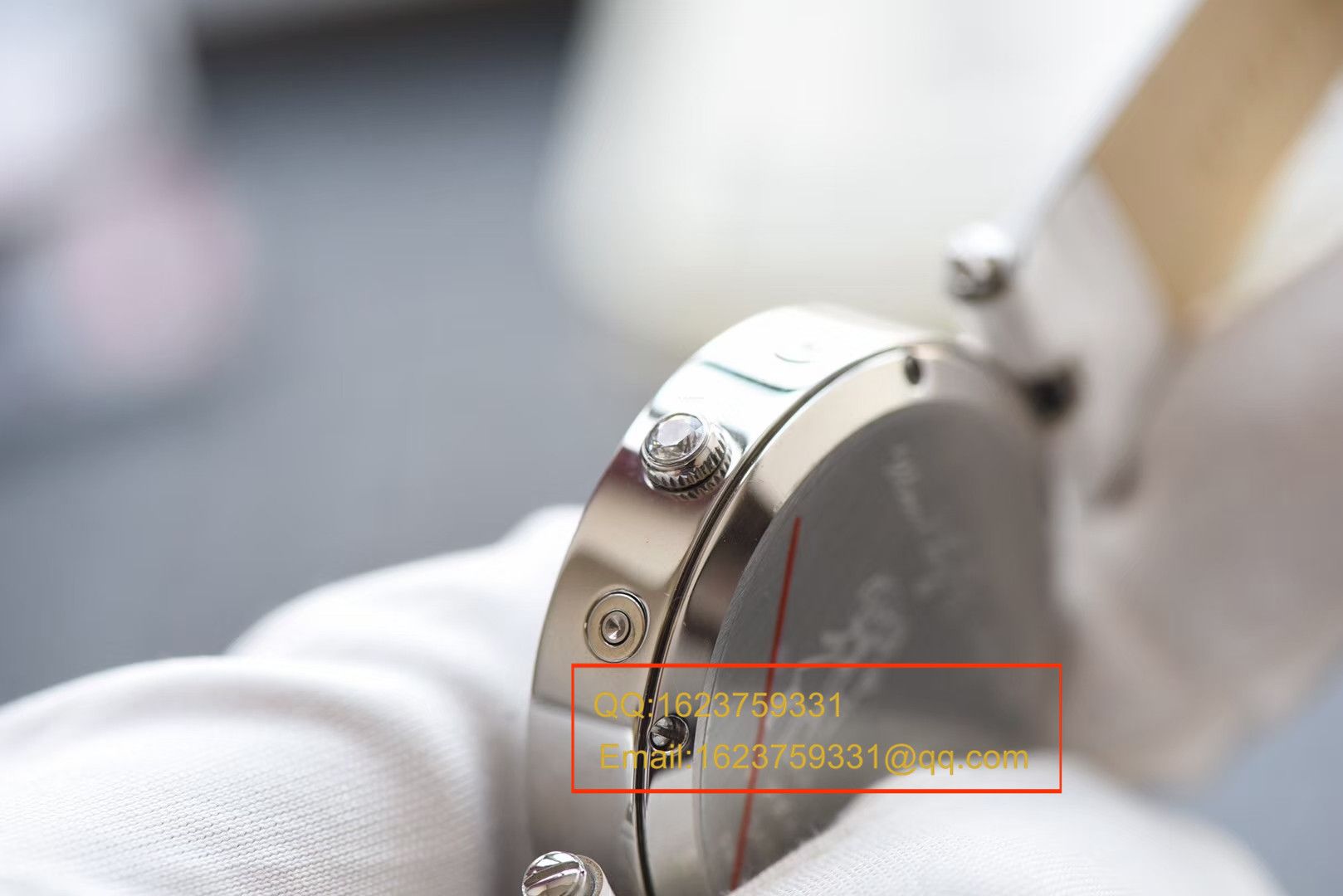 Van Cleef & Arpels梵克雅宝诗情人桥意复杂功能腕表系列VCARN9VI00腕表 / 梵克雅宝 VCA01