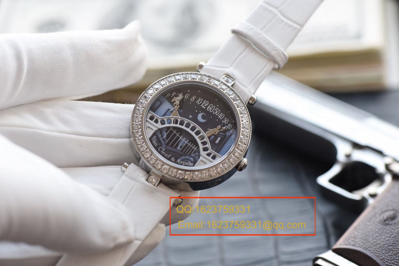 Van Cleef & Arpels梵克雅宝诗情人桥意复杂功能腕表系列VCARN9VI00腕表 / 梵克雅宝 VCA01