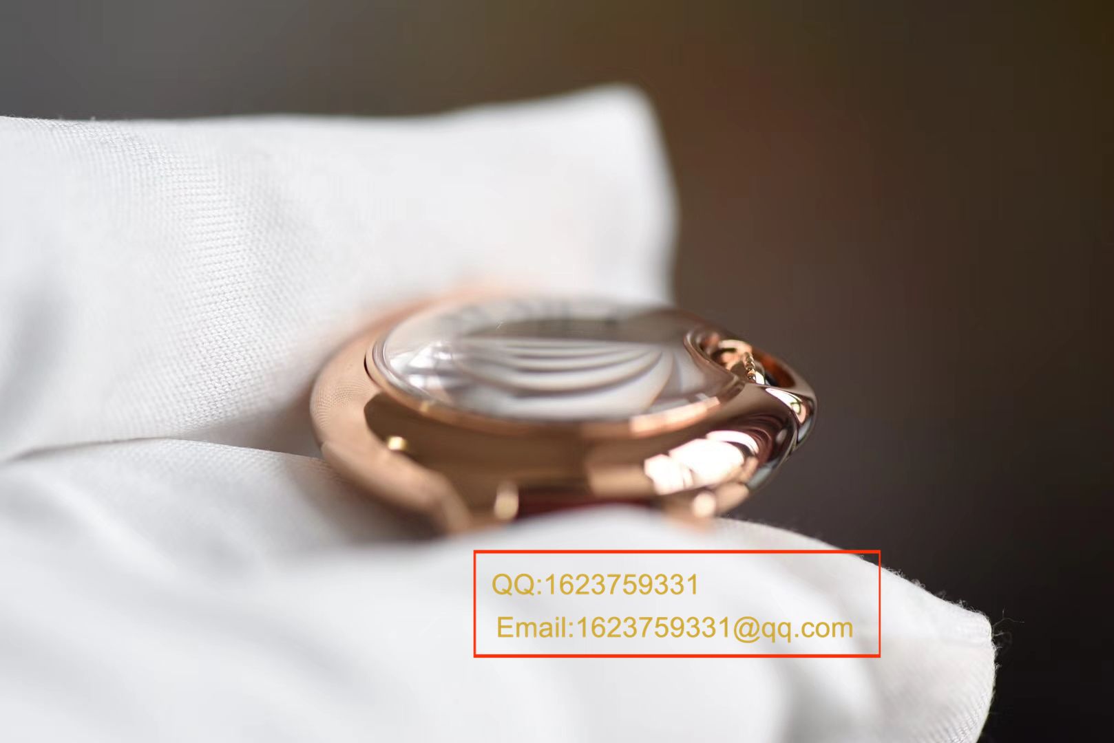   HBBV6  卡地亚蓝气球系列小号蓝气球28毫米石英W6900256女士腕表《配鳄鱼皮》 / K139