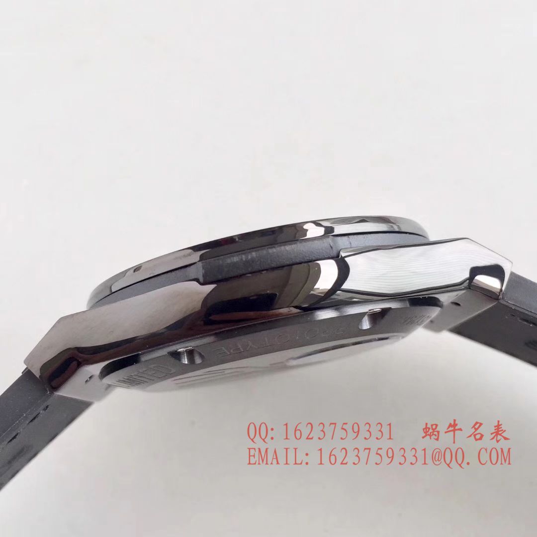   TF  宇舶经典融合系列 505.CS.1270.VR陀飞轮腕表 / YB052