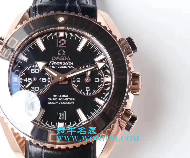   OM  欧米茄海马海洋宇宙600米系列232.63.46.31.01.001腕表 / M202B