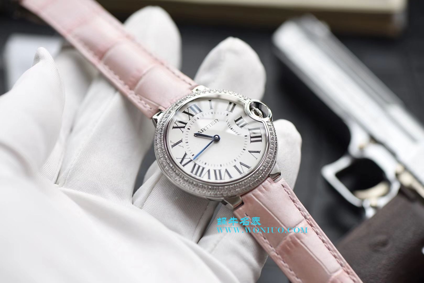   HBBV6  卡地亚蓝气球系列WE900651女装36毫米石英腕表 / K150