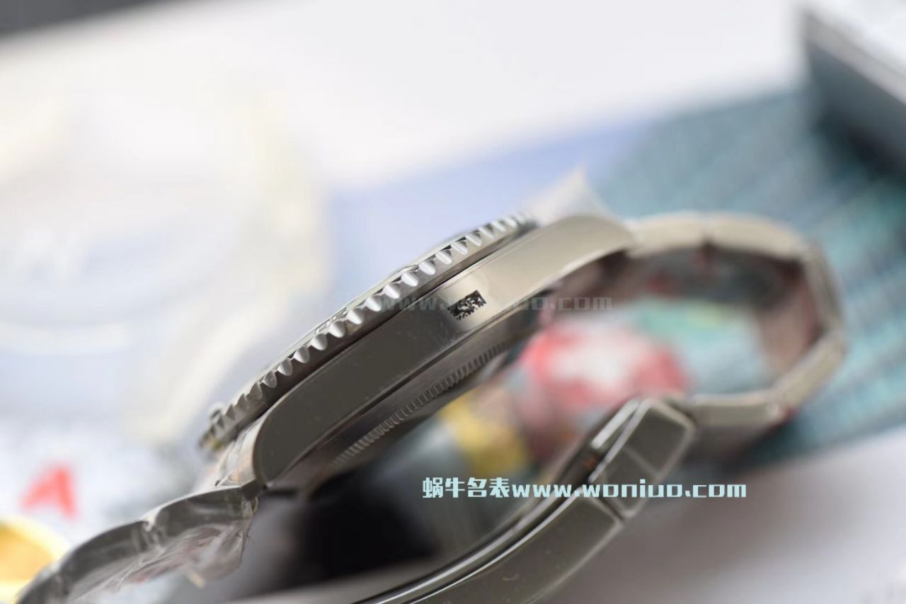   NOOB厂V9版本904L不锈钢版本  劳力士潜航者型116610LV-97200 绿盘腕表(绿水鬼)、116610LN-97200 《黑水鬼》 / RCB199