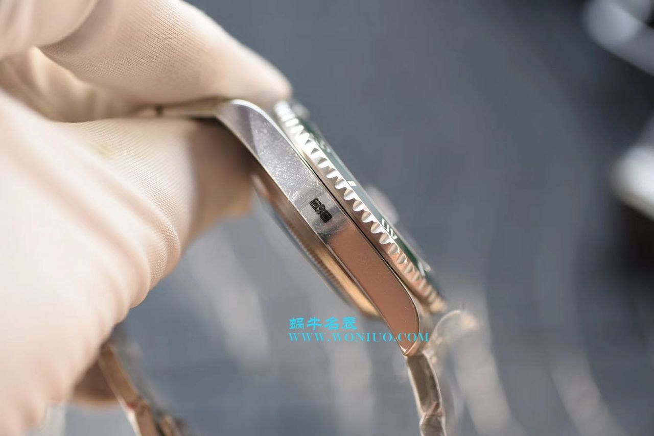   NOOB厂V8版本  劳力士潜航者型系列116610LV-97200 绿水鬼腕表 / R213