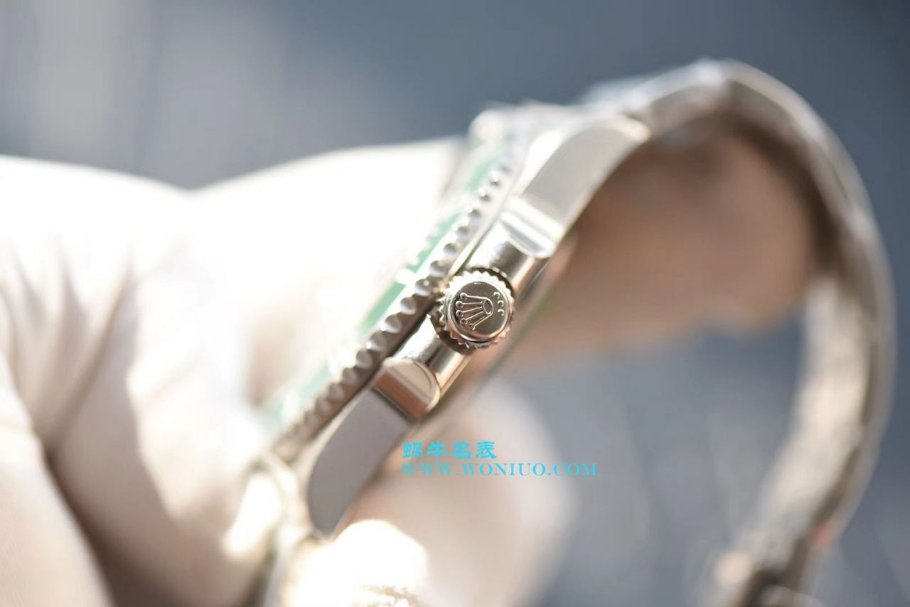   NOOB厂V8版本  劳力士潜航者型系列116610LV-97200 绿水鬼腕表 / R213