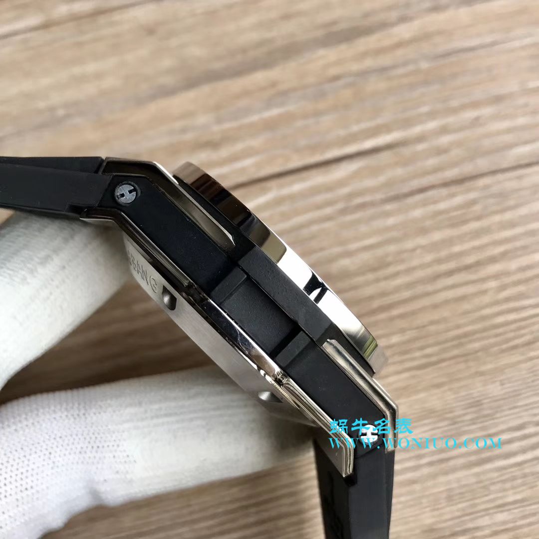   JB  宇舶系列411.OX.1180.RX镂空腕表 / YB054