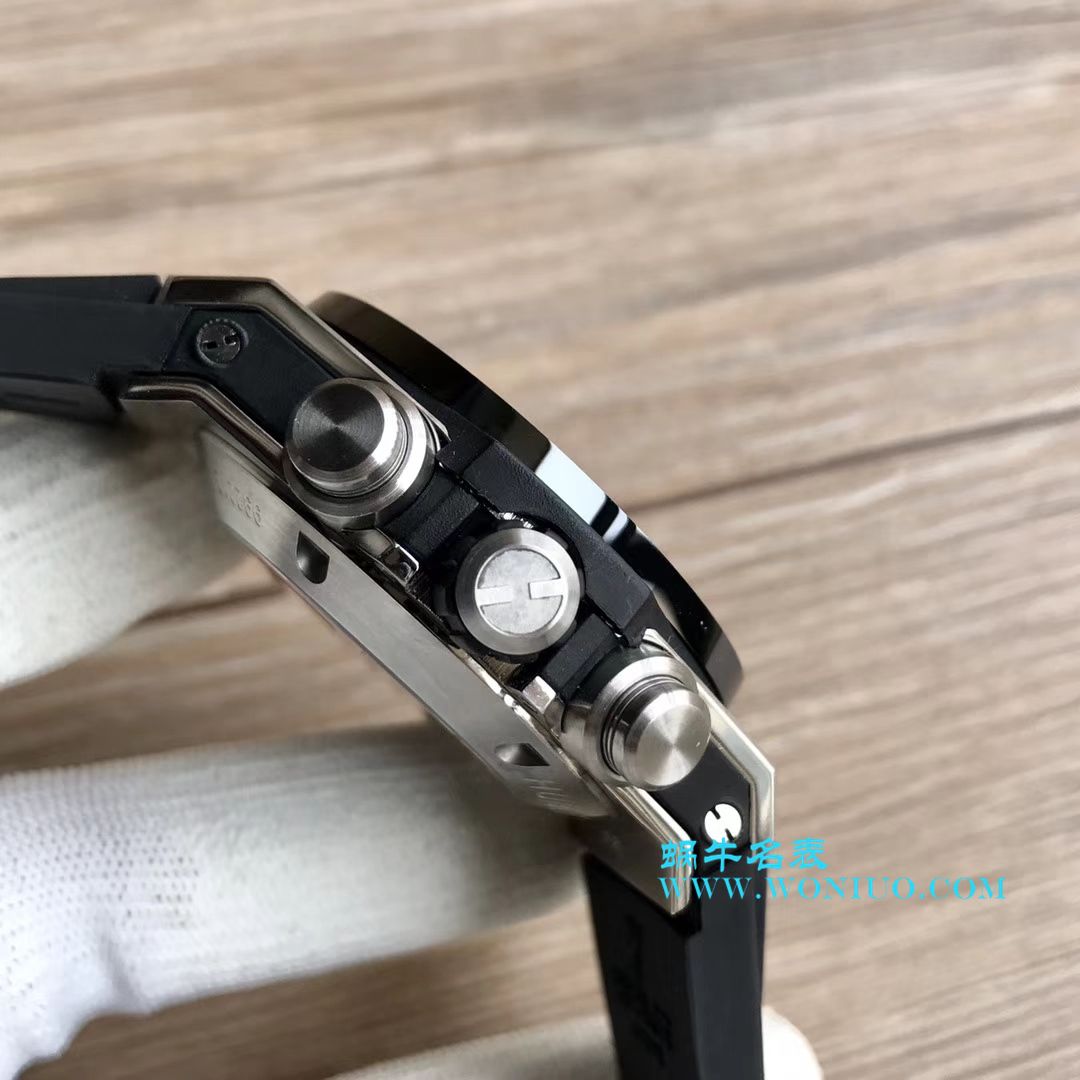   JB  宇舶系列411.OX.1180.RX镂空腕表 / YB054