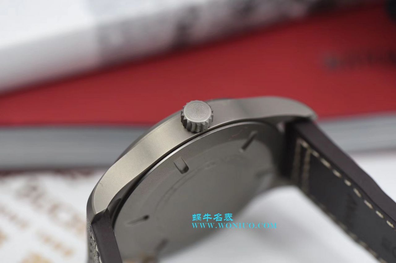   GS  万国表飞行员系列马克18钛金属IW327006腕表 / WG170