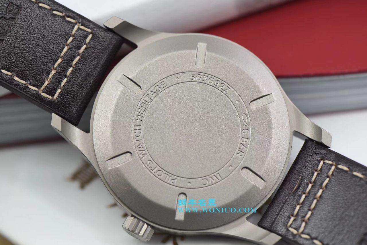   GS  万国表飞行员系列马克18钛金属IW327006腕表 / WG170