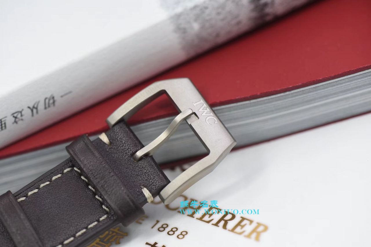   GS  万国表飞行员系列马克18钛金属IW327006腕表 / WG170