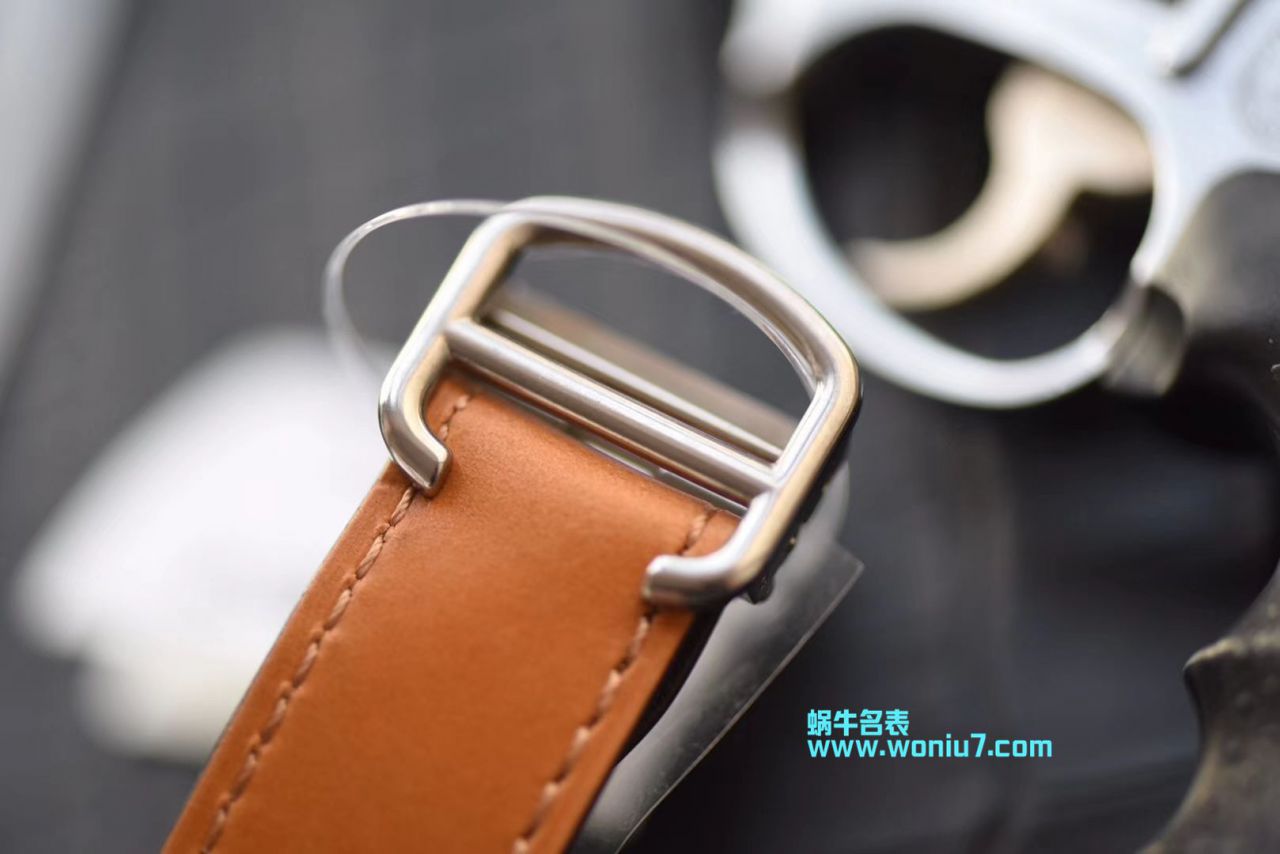   V6厂卡地亚山度士系列WSSA0009男女情侣腕表 / K165