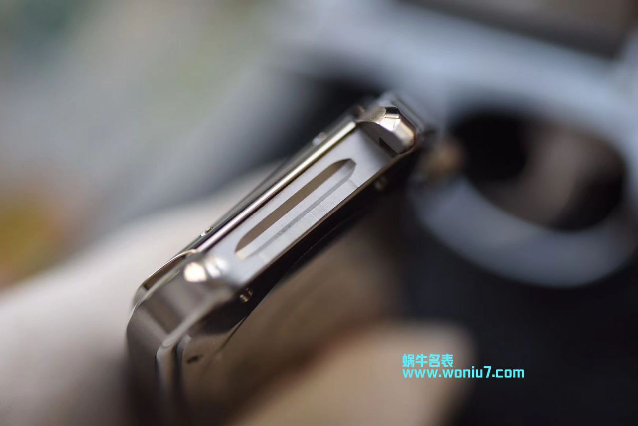   V6厂卡地亚山度士系列WSSA0009男女情侣腕表 / K165