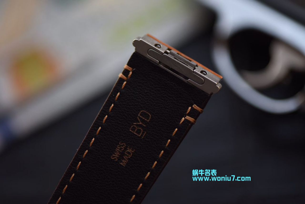   V6厂卡地亚山度士系列WSSA0009男女情侣腕表 / K165