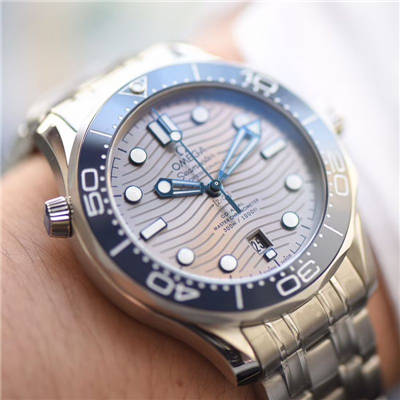   VS  欧米茄海马系列210.30.42.20.06.001腕表