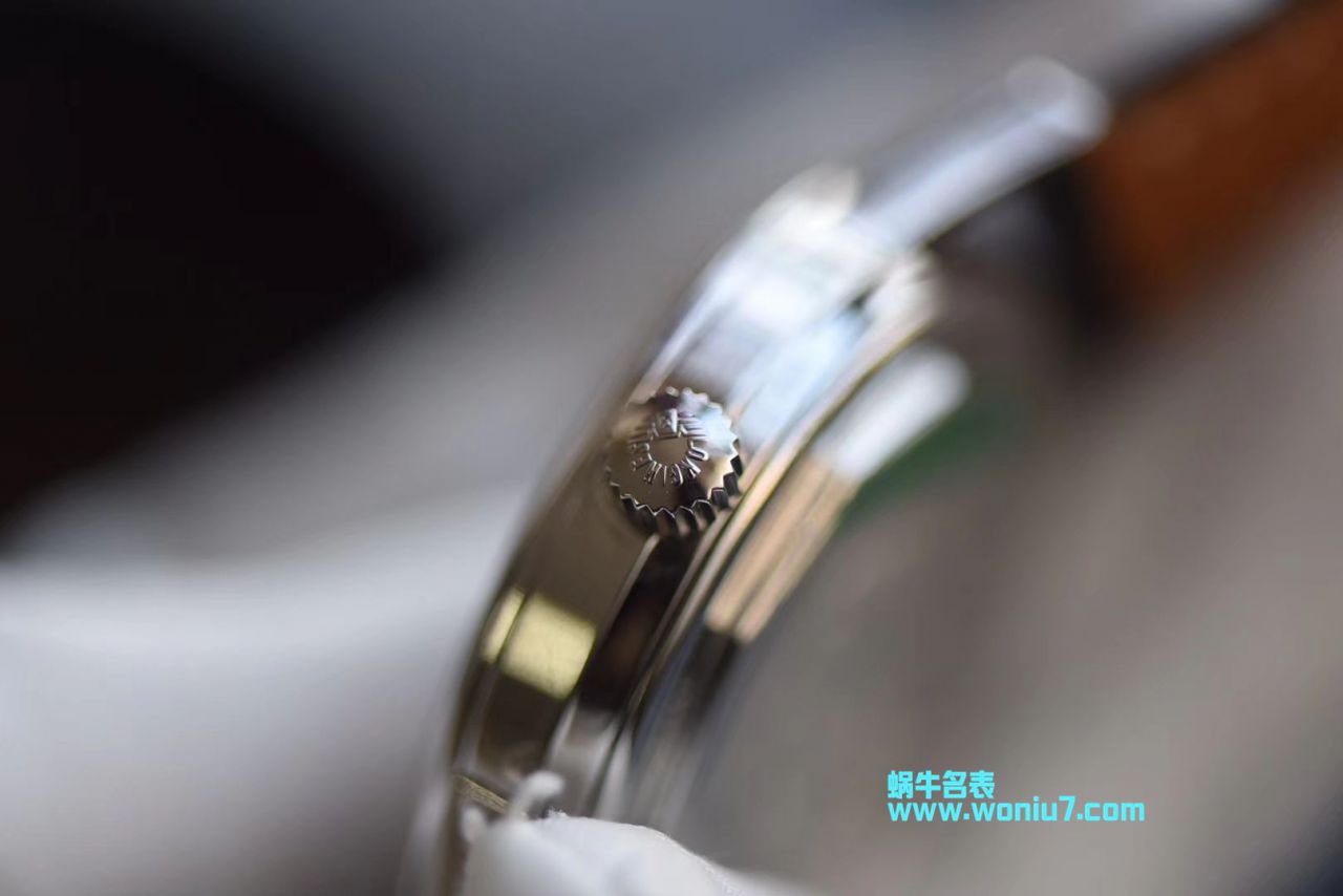   WF  浪琴表军旗系列60周年限量款L4.817.6.76.2腕表 / L103