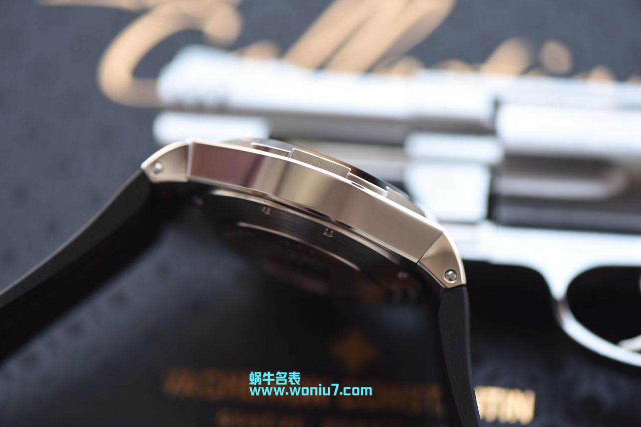   TWA  江诗丹顿纵横四海系列47450/000W-9511腕表 / JS189