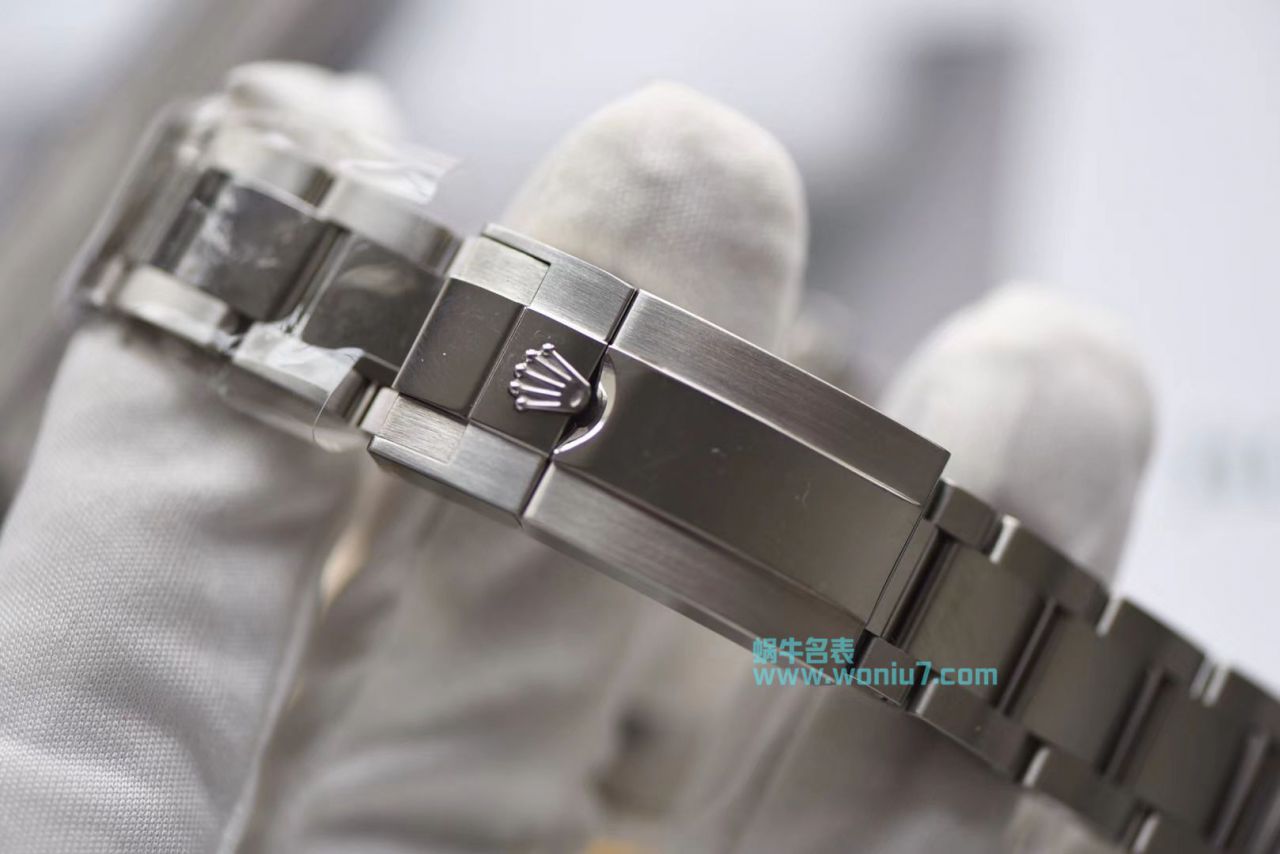   AR  劳力士游艇名仕型系列116622蓝盘腕表 / R250