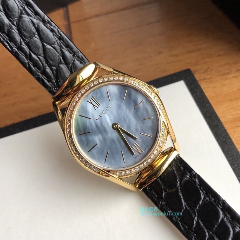 高端原单女装硬货！下手要快！Gucci新款真钻石英女表，表盘镶嵌52颗Vs1.1真钻、珍珠贝母面 / GUCCI KK11