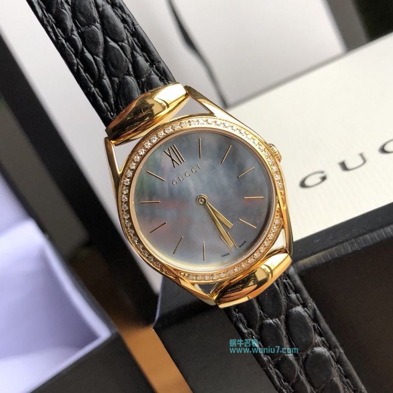 高端原单女装硬货！下手要快！Gucci新款真钻石英女表，表盘镶嵌52颗Vs1.1真钻、珍珠贝母面 / GUCCI KK11