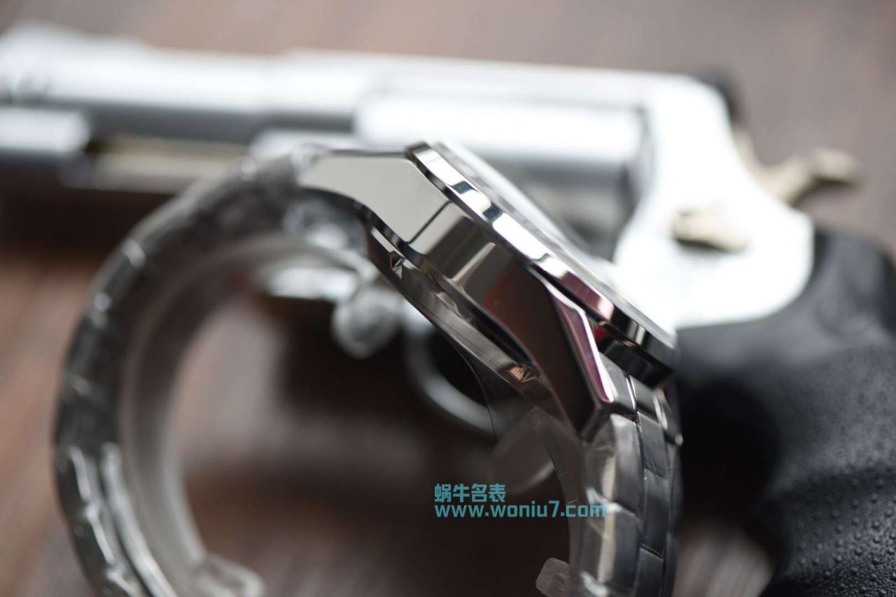   HBBV6厂高泰格豪雅卡莱拉系列CAS2111.FC6292、CAS2111.BA0730腕表 / TGAI049