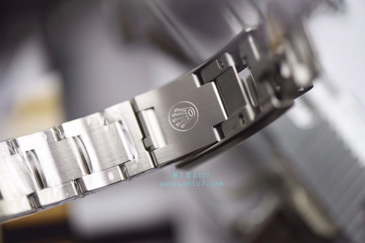   AR  劳力士海使型系列116660-98210 蓝盘腕表(904钢渐变蓝鬼王) / R208
