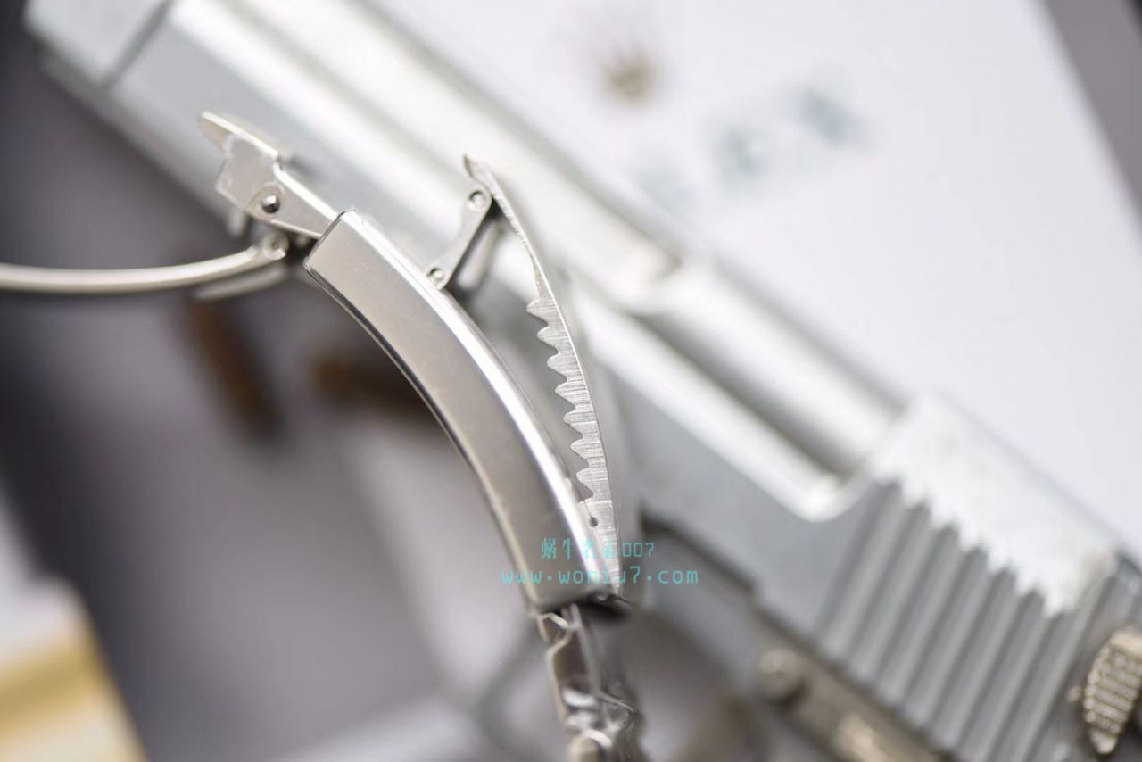   AR  劳力士海使型系列116660-98210 蓝盘腕表(904钢渐变蓝鬼王) / R208