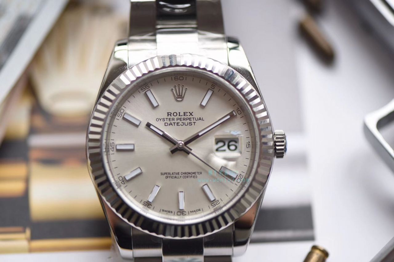   AR  劳力士日志型DATEJUST系列116334银盘腕表 / R267