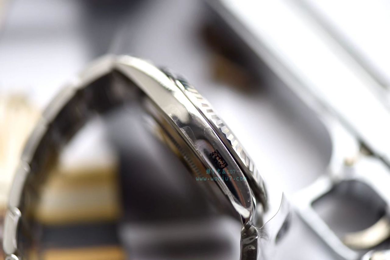   AR  劳力士日志型DATEJUST系列116334银盘腕表 / R267