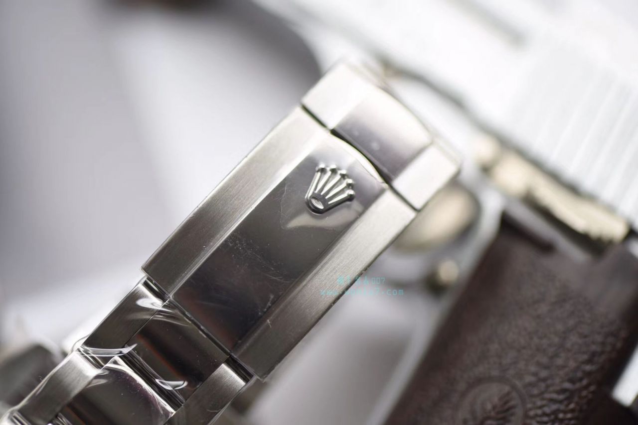   AR  劳力士日志型DATEJUST系列116334银盘腕表 / R267