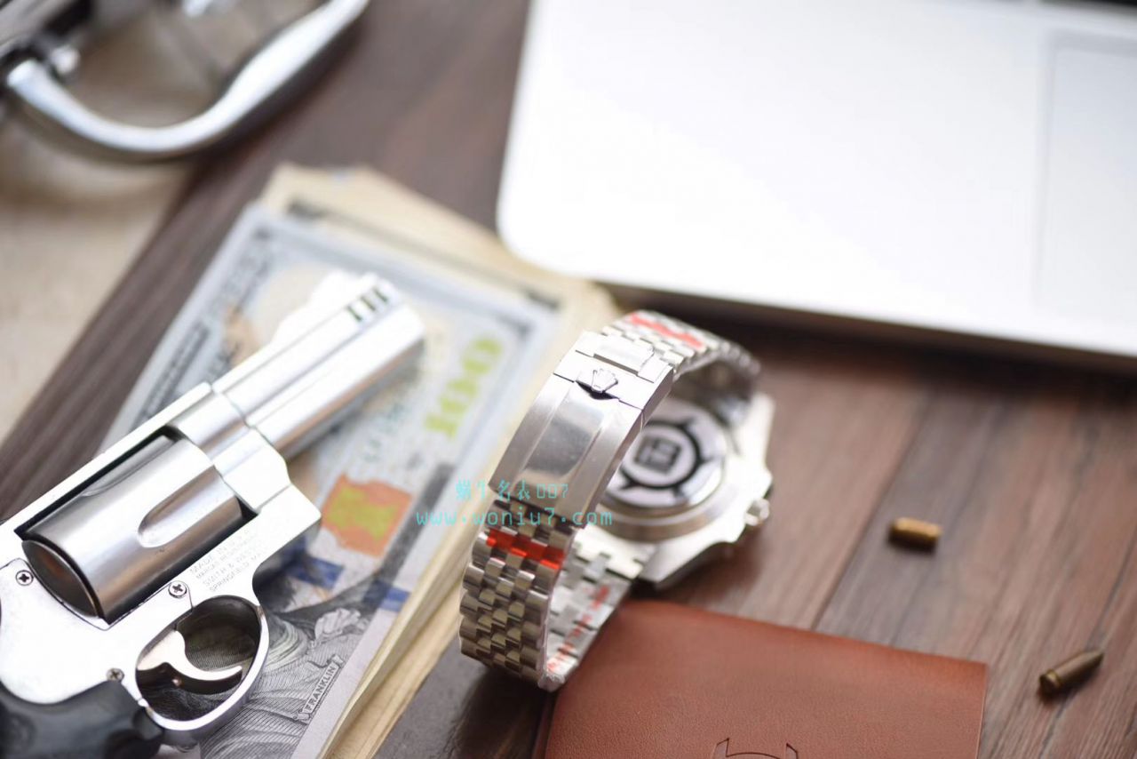   V9厂出品，搭配五珠链  劳力士潜航者型116610LN-97200 黑盘腕表(黑水鬼)、116610LV-97200 绿盘腕表(绿水鬼) / R268