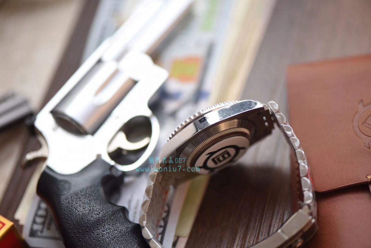   V9厂出品，搭配五珠链  劳力士潜航者型116610LN-97200 黑盘腕表(黑水鬼)、116610LV-97200 绿盘腕表(绿水鬼) / R268