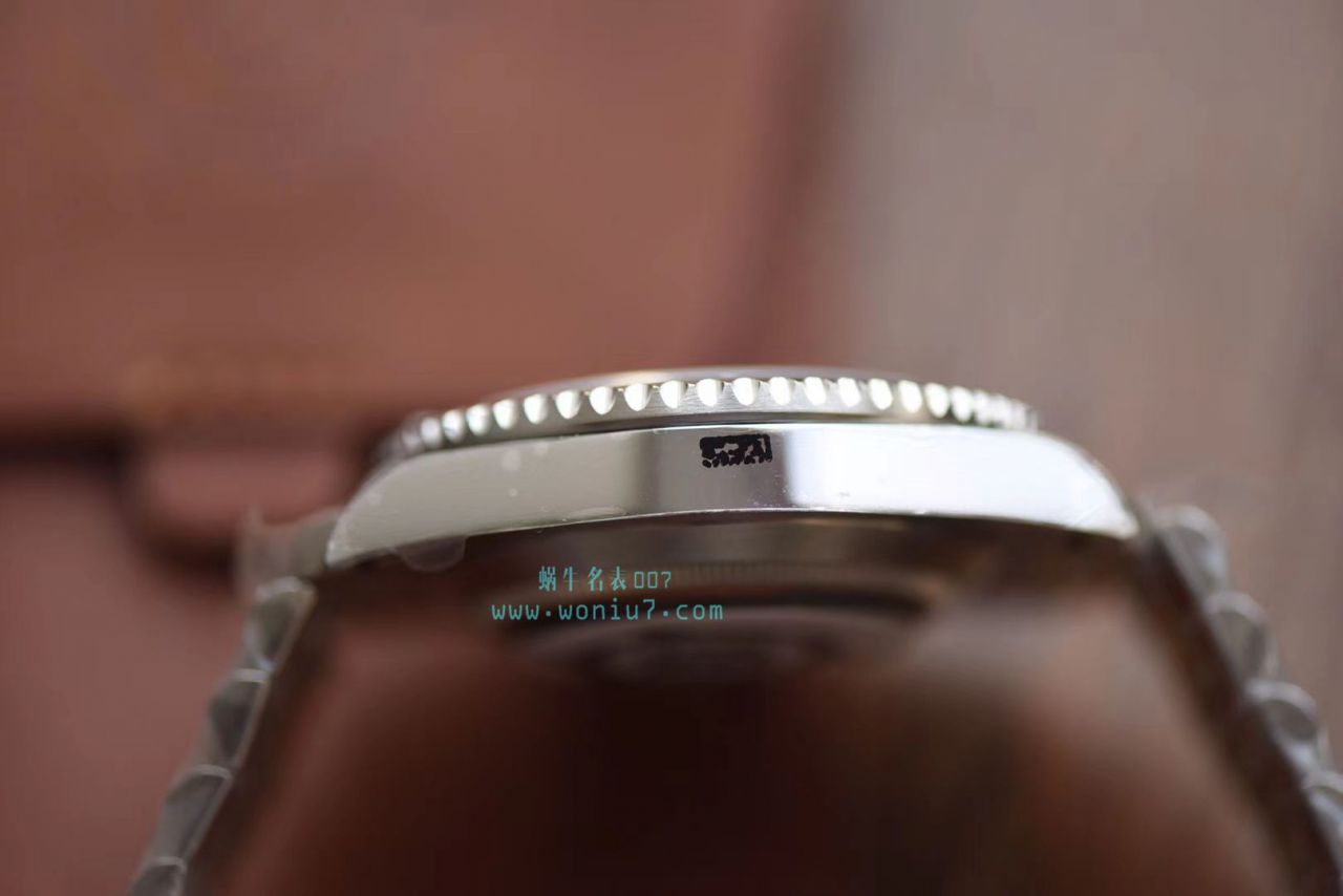   V9厂出品，搭配五珠链  劳力士潜航者型116610LN-97200 黑盘腕表(黑水鬼)、116610LV-97200 绿盘腕表(绿水鬼) / R268