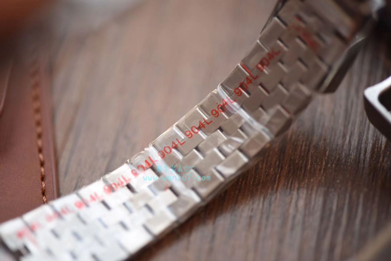   V9厂出品，搭配五珠链  劳力士潜航者型116610LN-97200 黑盘腕表(黑水鬼)、116610LV-97200 绿盘腕表(绿水鬼) / R268