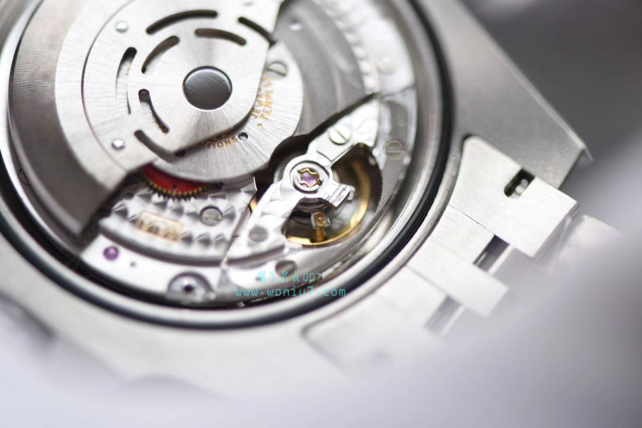   V9厂出品，搭配五珠链  劳力士潜航者型116610LN-97200 黑盘腕表(黑水鬼)、116610LV-97200 绿盘腕表(绿水鬼) / R268