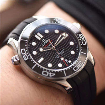   VS  欧米茄海马系列210.32.42.20.01.001腕表