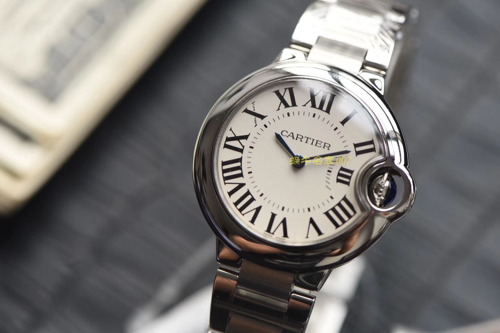 V6出品蓝气球新品～33mm白光面女表 / K192