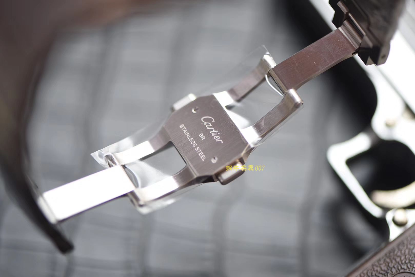 卡地亚山度士系列WSSA0013（大号）腕表  KOR   / K193