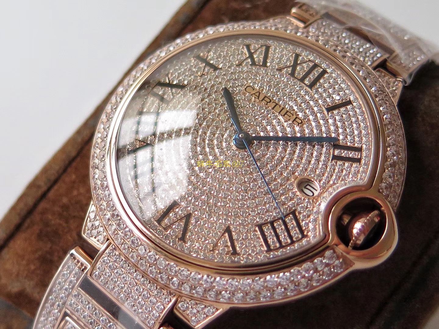   TW  ]卡地亚神豪级满钻版42mm大气球W69006Z2（全玫瑰金版）以及WE9009Z3（全白金版）腕表 / K213