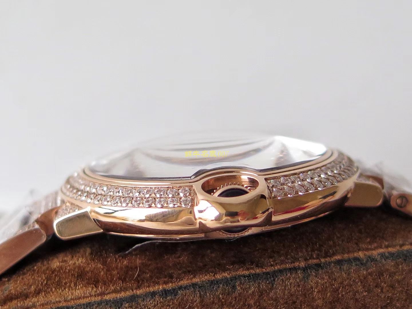   TW  ]卡地亚神豪级满钻版42mm大气球W69006Z2（全玫瑰金版）以及WE9009Z3（全白金版）腕表 / K213