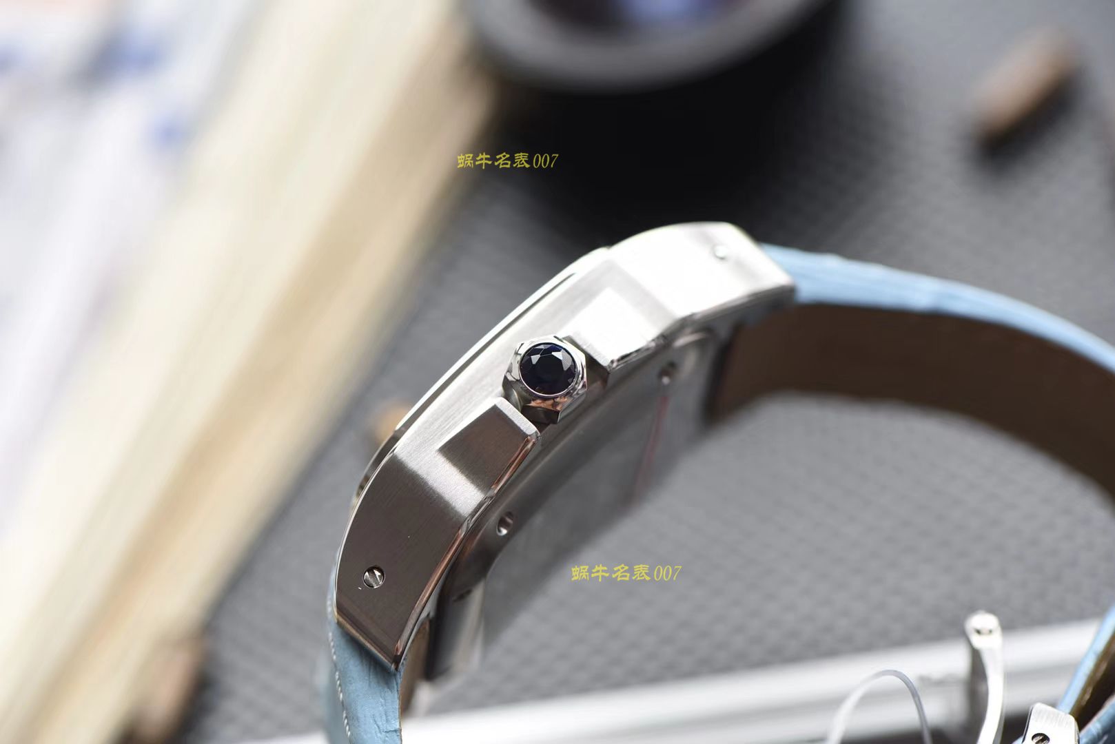 视频评测CARTIER卡地亚山度士W20106X8机械女士腕表（V6高搭配蓝面表带） / K216