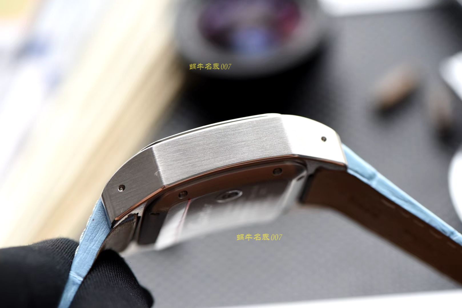 视频评测CARTIER卡地亚山度士W20106X8机械女士腕表（V6高搭配蓝面表带） / K216