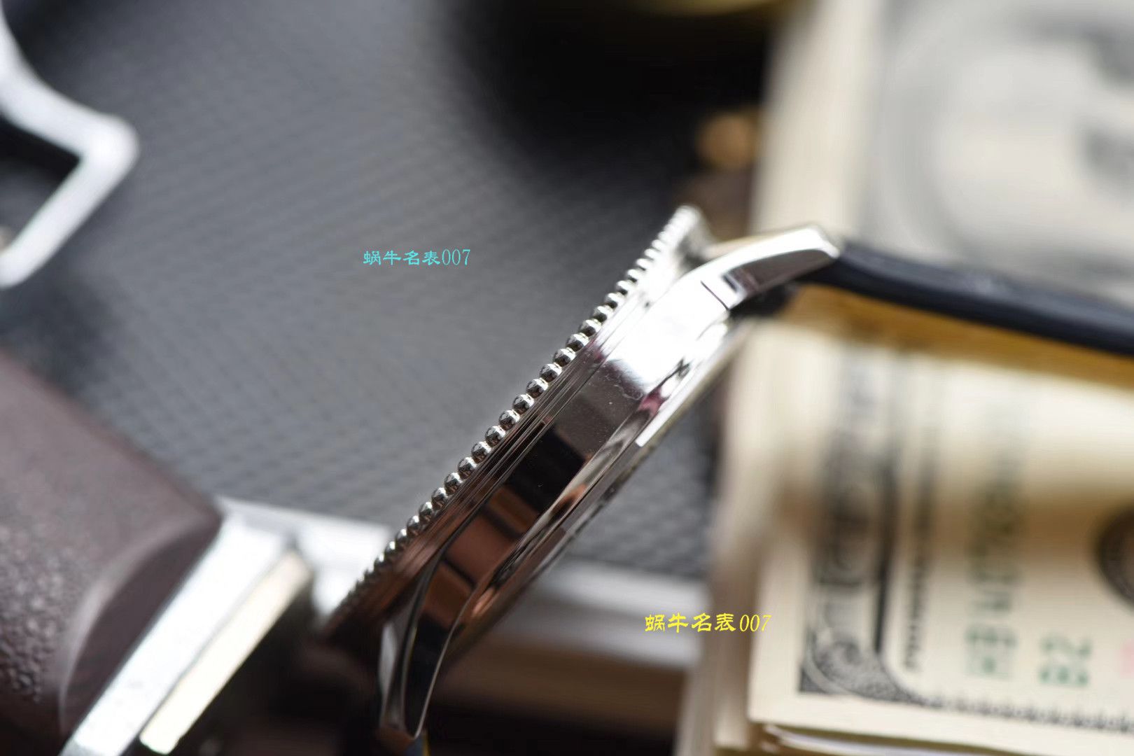   渠道原单  百年灵航空计时1系列A17326211C1P3（蓝面）腕表 / BL099