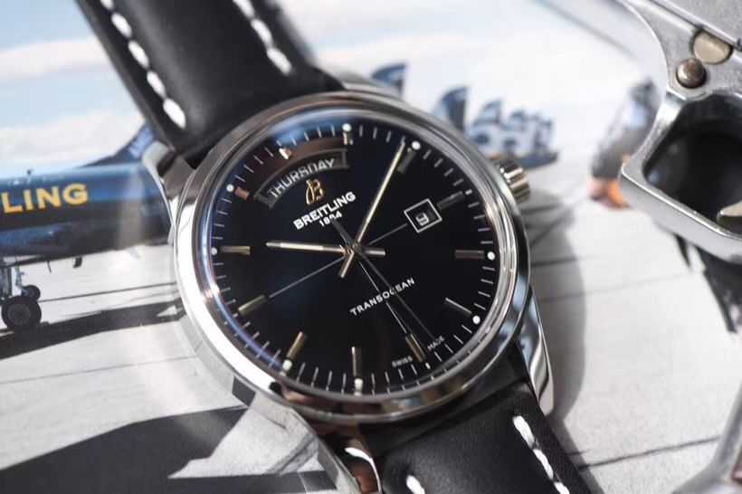 视频评测表和正品表的区别  V7出品百年灵越洋系列星期日历款超级副本 / BL100