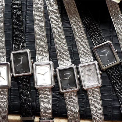   哪家好  香奈儿BOY · FRIEND系列BOY∙FRIEND TWEED女士腕表TWEED斜纹软呢钢带多面可选