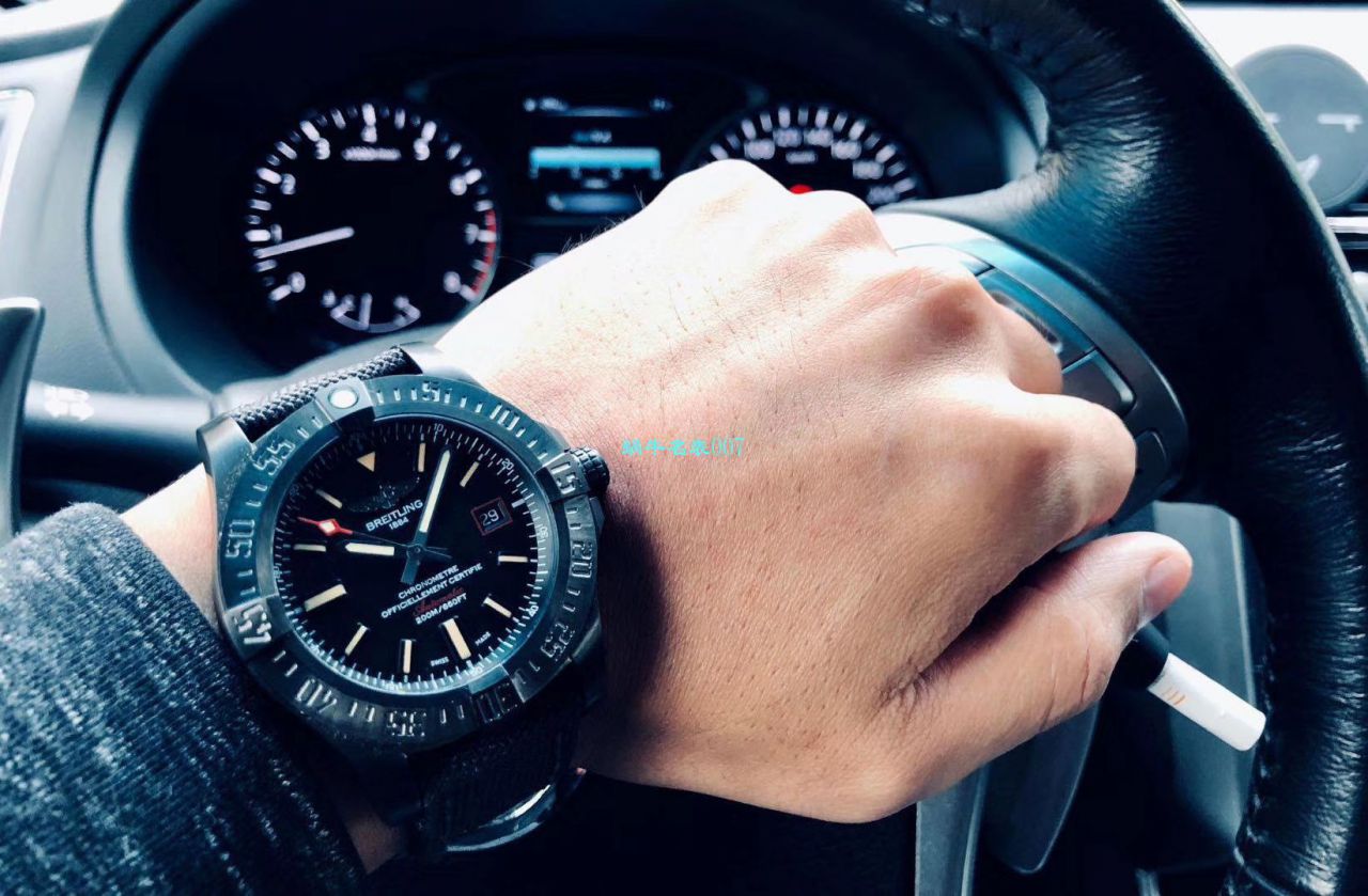 视频评测专柜原单百年灵复仇者黑鸟  百年灵机械计时系列V1731110/BD74/109W/M20BASA.1腕表 / BL093